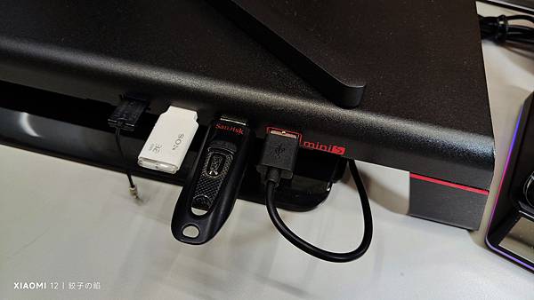 [ 開箱 - Monitor Mate 系列 ] mini S 多功能螢幕架-鋼鐵版